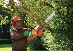 Black and Decker - 2000W Corded Chainsaw 40cm - CS2040