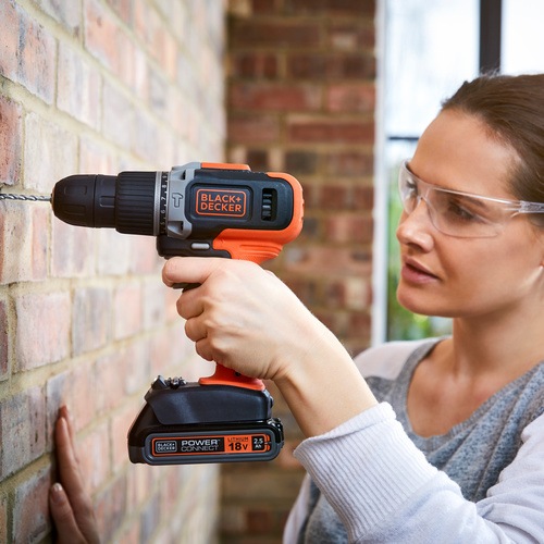 18V Lithiumion 2 Speed Hammer Drill with 2x 1.5Ah Batteries and 400mA