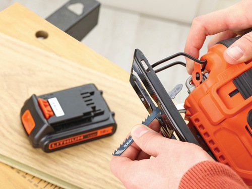 Black and Decker - 18V Lithiumion Cordless Pendulum Jigsaw with 1 Wood blade - BDCJS18N