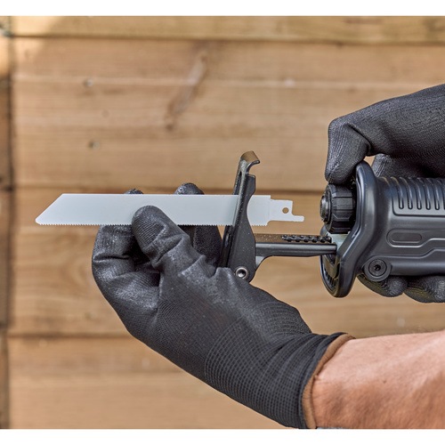 750W Corded Reciprocating Saw with Branch Holder and 2x Blades BES301