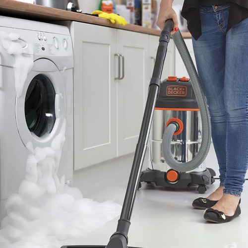 Black And Decker - 30L Wet and Dry Vacuum Cleaner with power tool connectivity - BXVC30XTDE