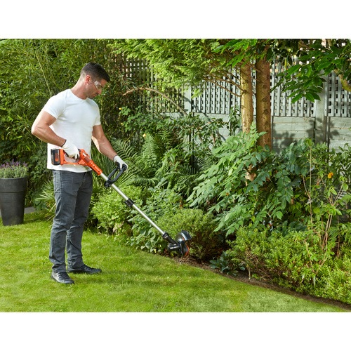 Black and Decker - 30cm 36V Lithiumion Strimmer Grass Trimmer without battery - GLC3630LB