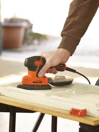Black and Decker - 120W Next Generation Mouse Sander with storage bag and 6 accessories - KA2000