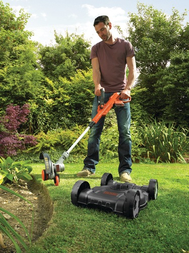 Black and Decker - 28cm 18V Lithiumion 3IN1 Strimmer Grass Trimmer - STC1820CM