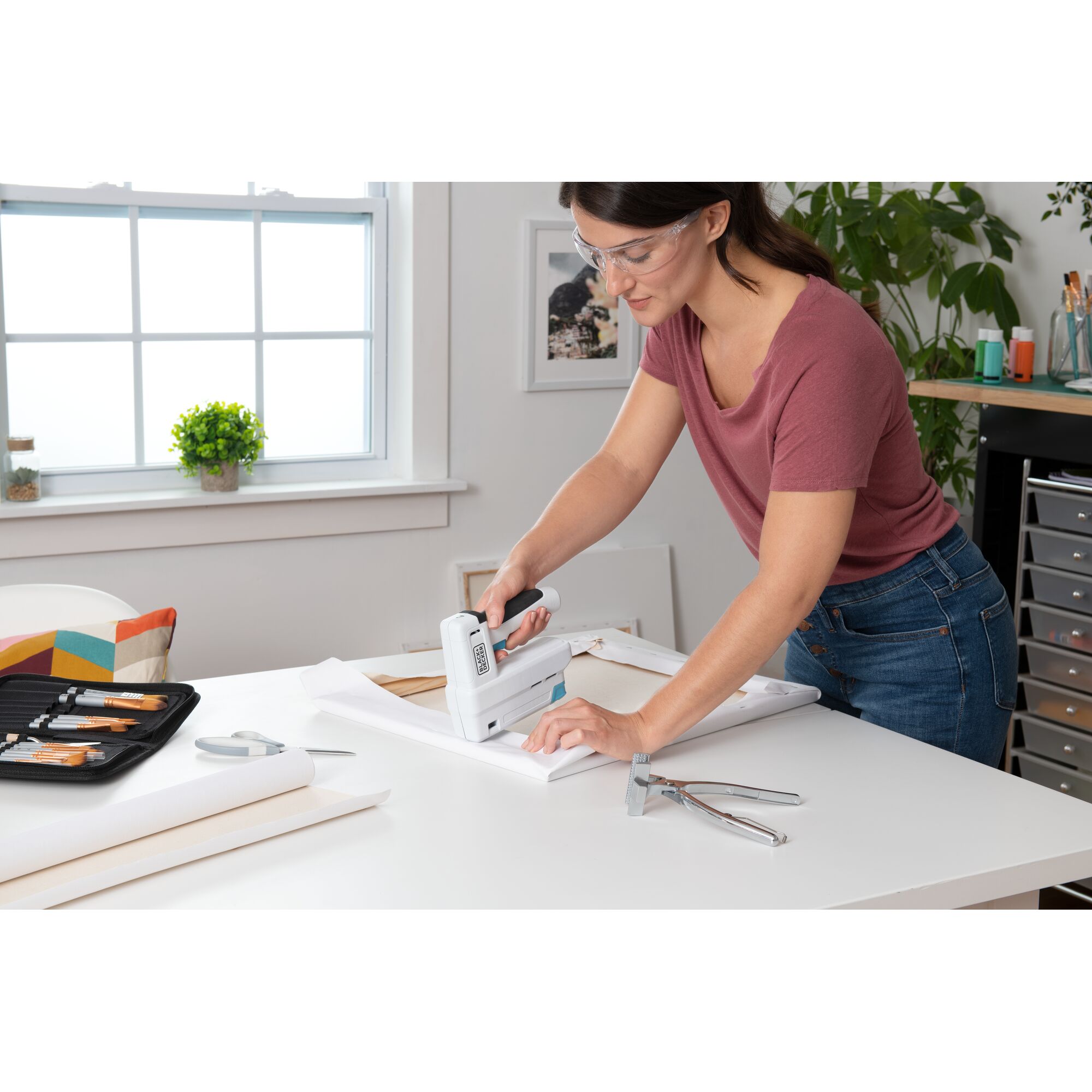 3.6V Powered Stapler | BLACK+DECKER