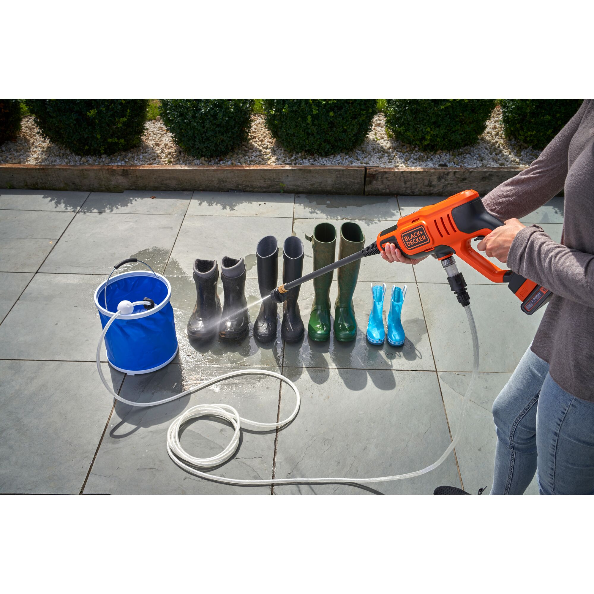 18V Pressure Cleaner with 2Ah Battery & 1A Charger | BLACK+DECKER