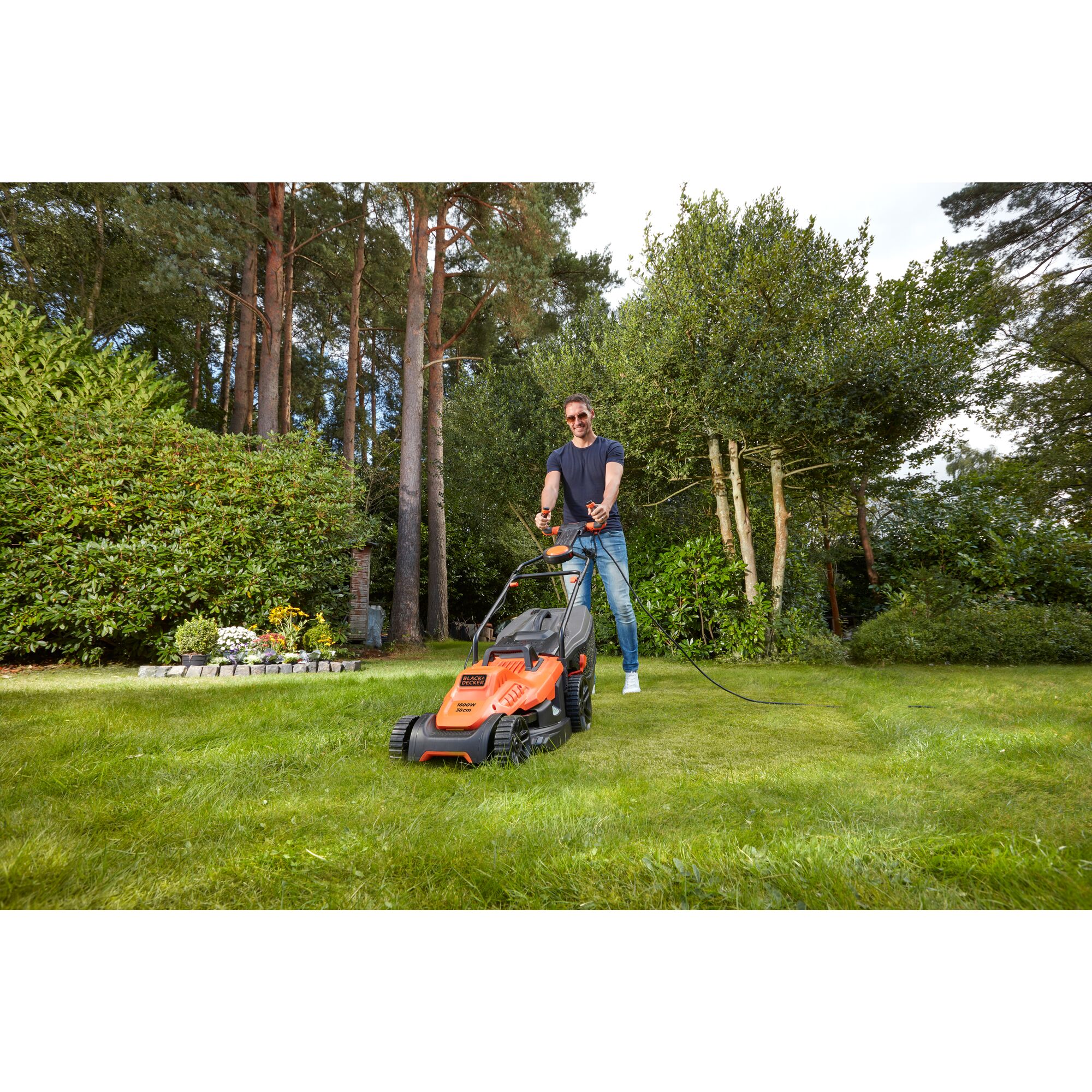 Electric Mower with EasySteer 1600W 38 cm BLACK DECKER