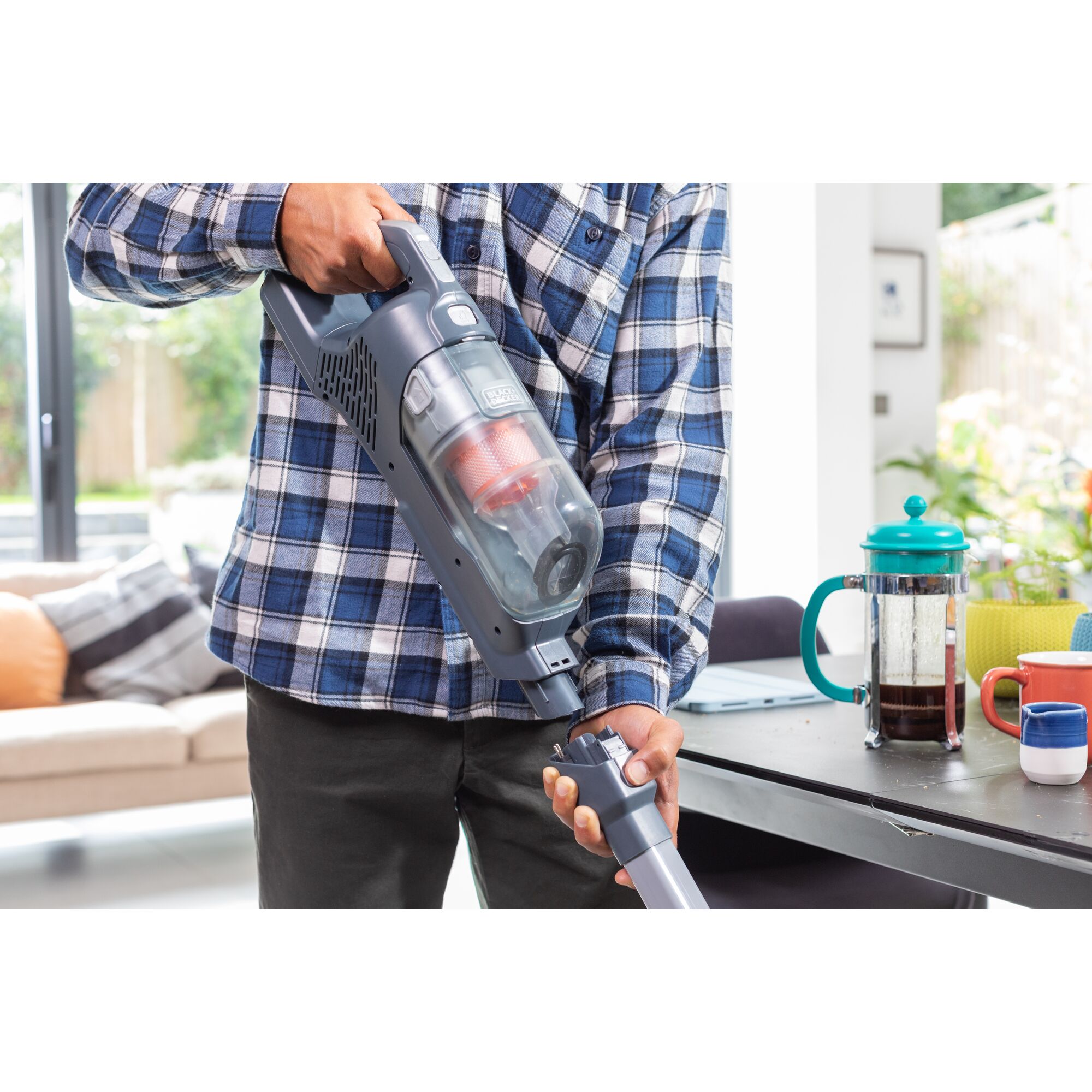 18V 2-in-1 Stick Vacuum with Integral 2Ah Battery | BLACK+DECKER