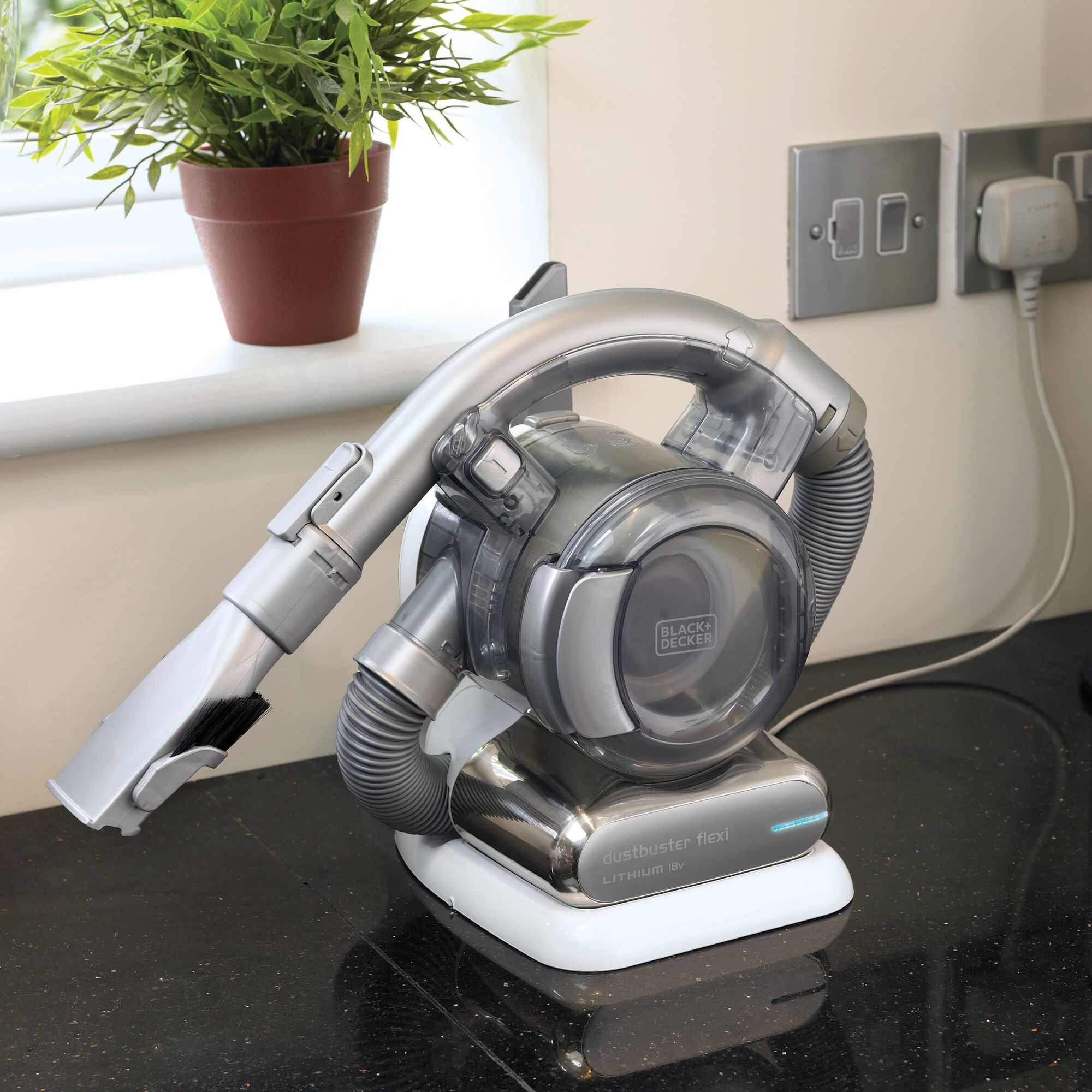 18V 2.0Ah Cordless dustbuster® flexi® Hand Vacuum | BLACK+DECKER