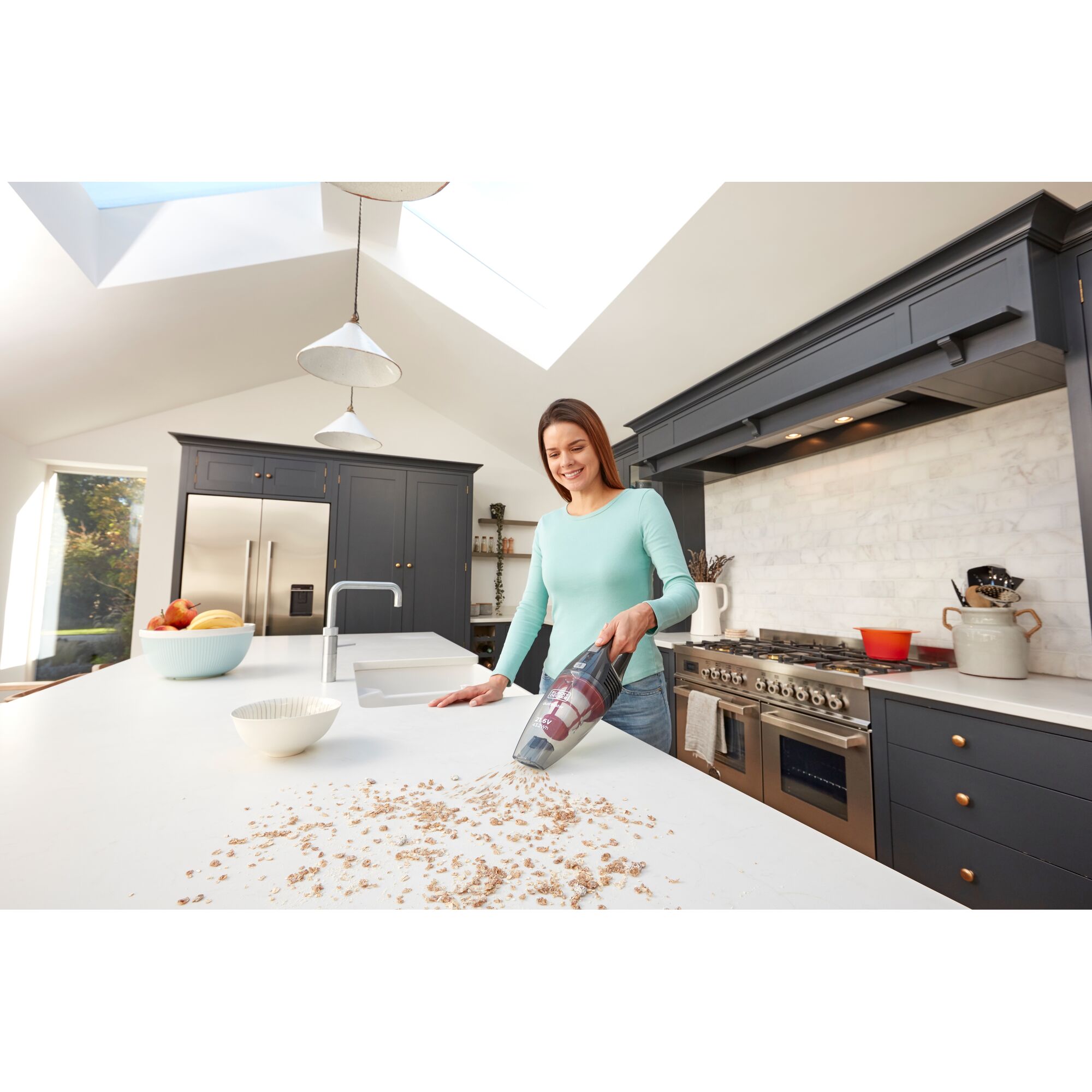 21.6V Cordless 2in1 Stick Vacuum | BLACK+DECKER