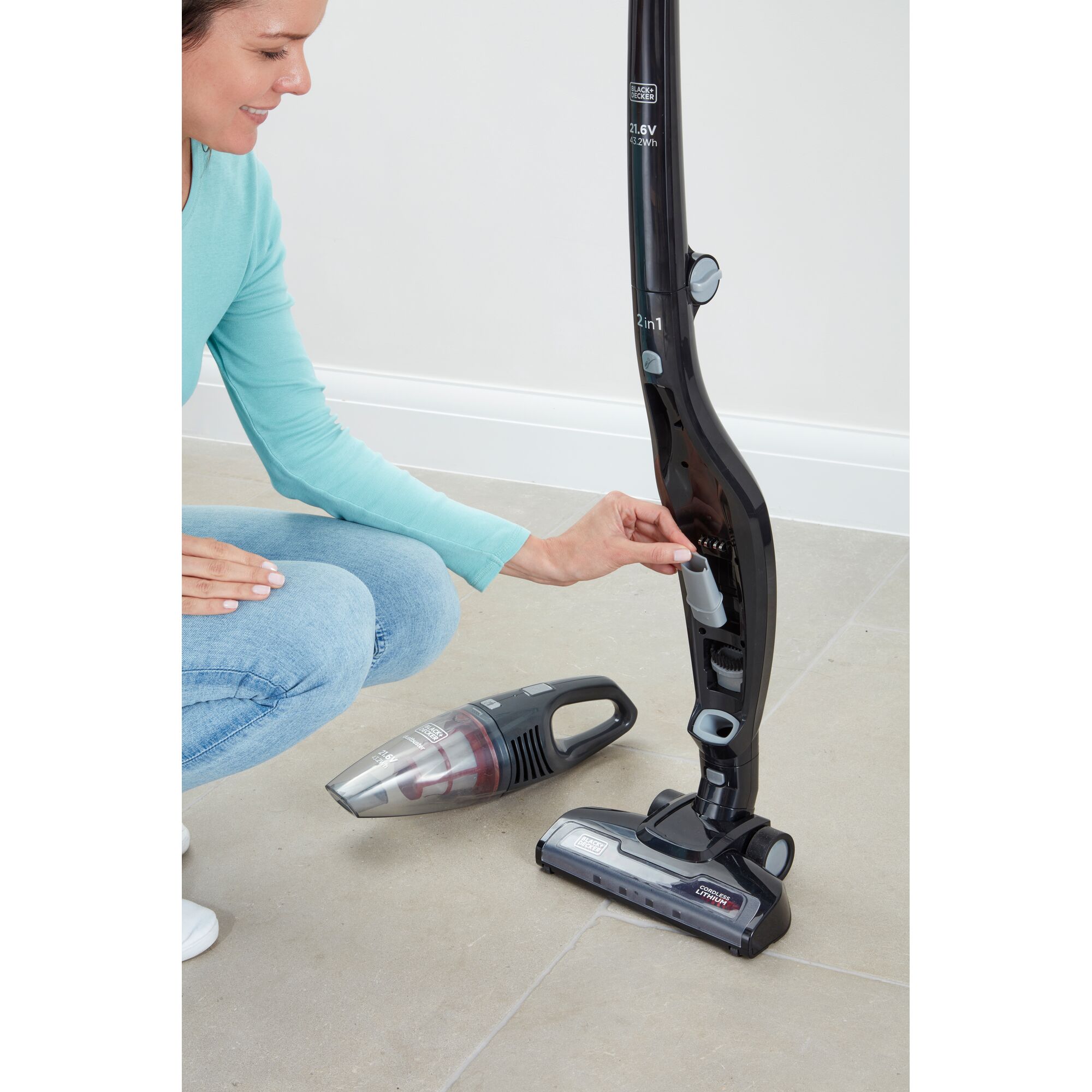 21.6V Cordless 2in1 Stick Vacuum | BLACK+DECKER